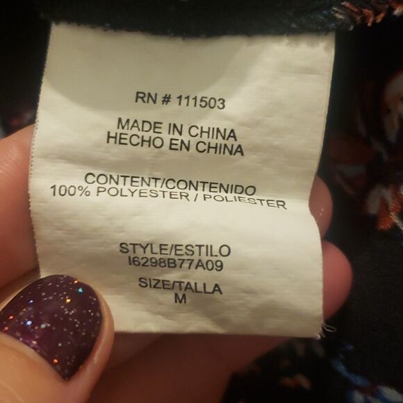 Lily White black floral halter tank M style 16298b77a09 - Picture 7 of 7